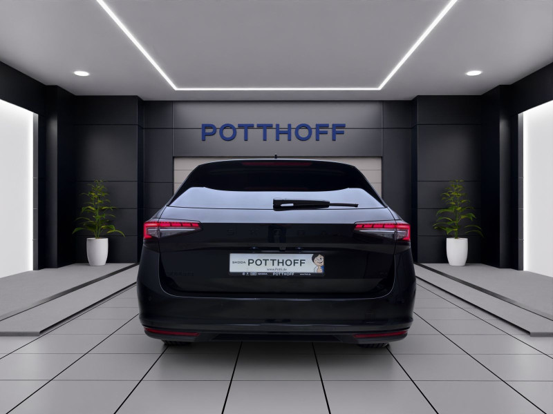 Bild 2: Škoda SUPERB COMBI iV SPORTLINE NAV KAM DCC 19" MATRIX SPURWECHSEL