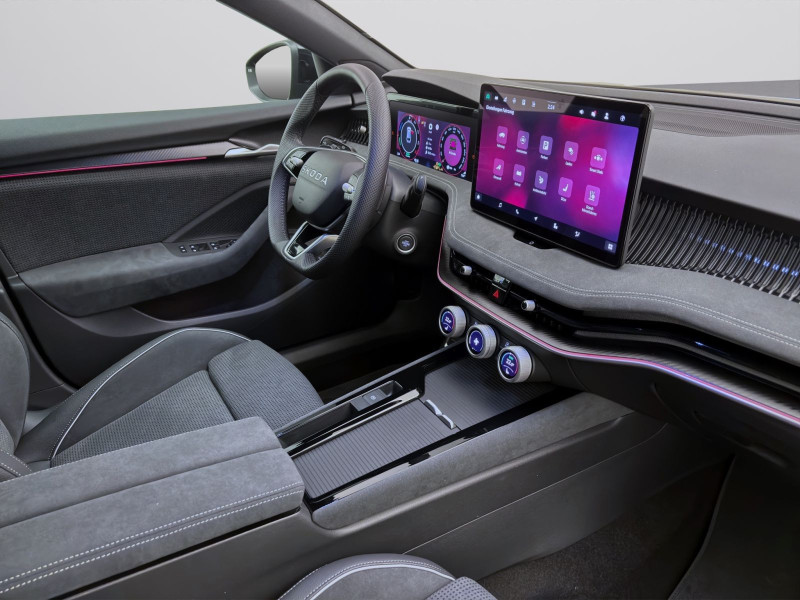 Bild 16: Škoda SUPERB COMBI iV SPORTLINE NAV KAM DCC 19" MATRIX SPURWECHSEL