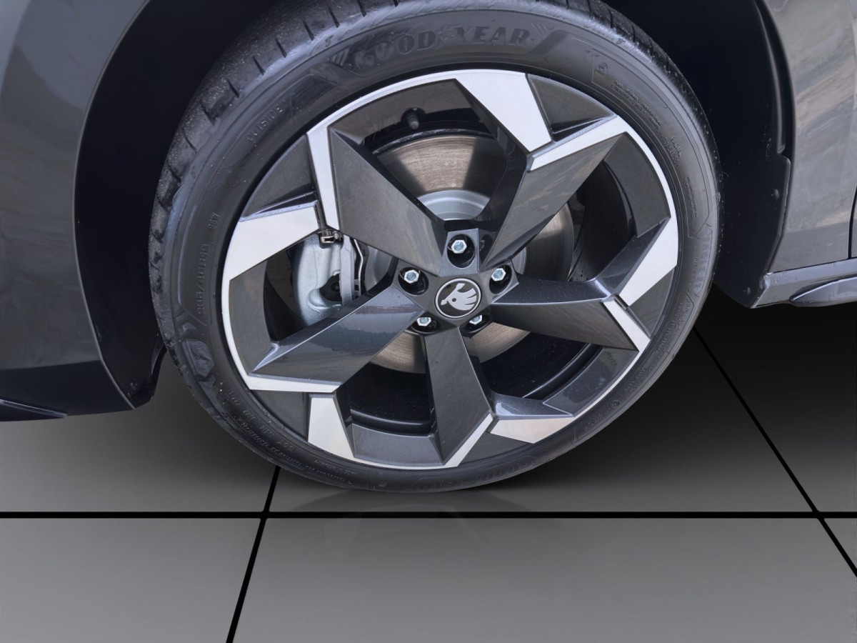 Thumb 7: Škoda SUPERB COMBI iV SPORTLINE NAV KAM DCC 19" MATRIX SPURWECHSEL