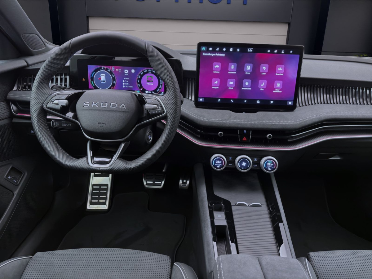 Thumb 12: Škoda SUPERB COMBI iV SPORTLINE NAV KAM DCC 19" MATRIX SPURWECHSEL