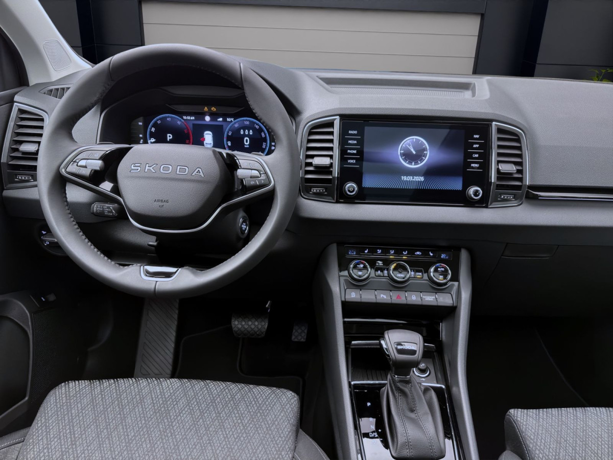 Thumb 12: Škoda KAROQ TOUR AHK PANO STANDH NAV KAM pACC ASSISTENZ+