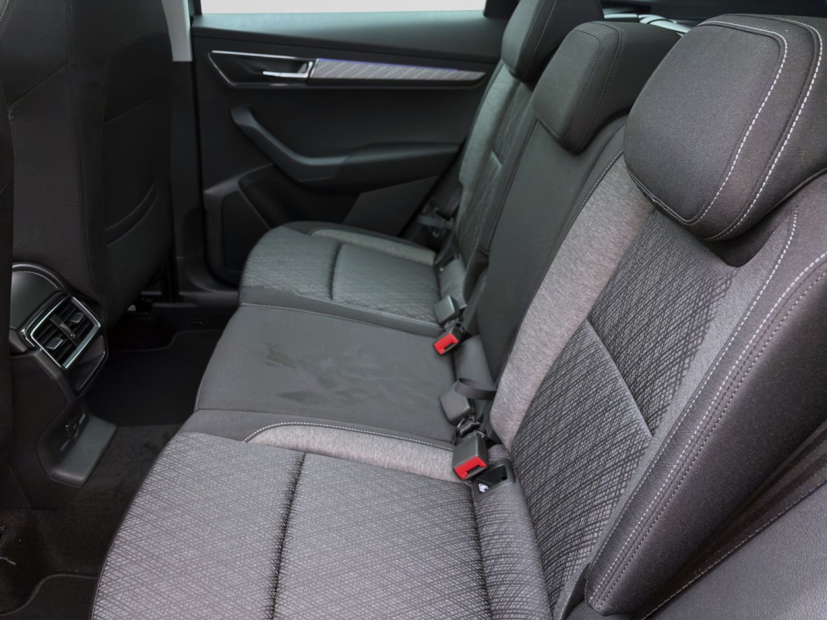 Thumb 14: Škoda KAROQ TOUR AHK PANO STANDH NAV KAM pACC ASSISTENZ+