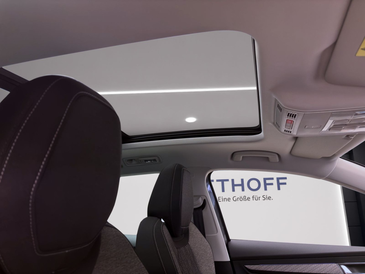 Thumb 16: Škoda KAROQ TOUR AHK PANO STANDH NAV KAM pACC ASSISTENZ+