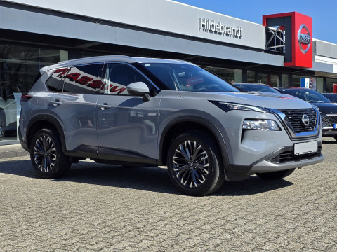 Automodell: X-Trail in der Farbe grau