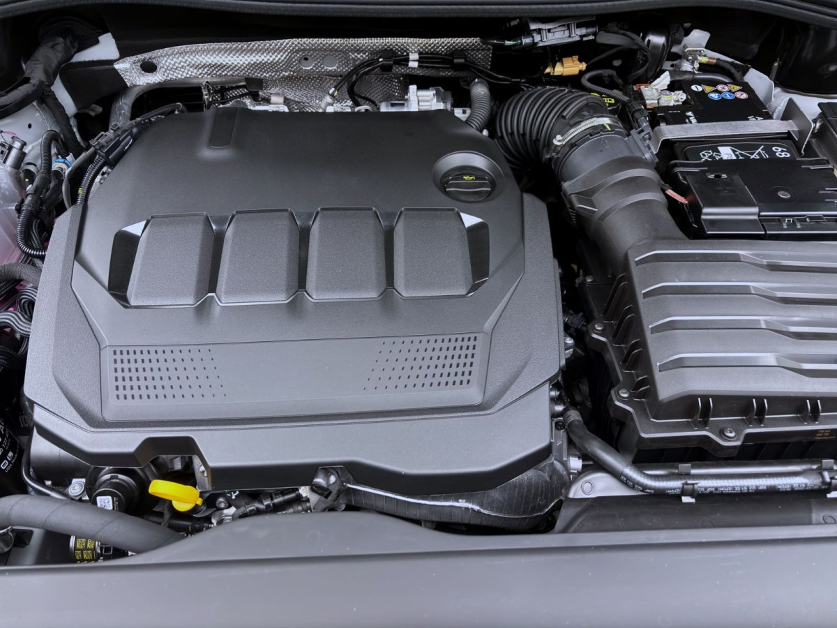 Thumb 17: Škoda KODIAQ SPORTLINE 4X4 AHK PANO STANDH NAV+ ASSISTENZ+ KOMFORT+