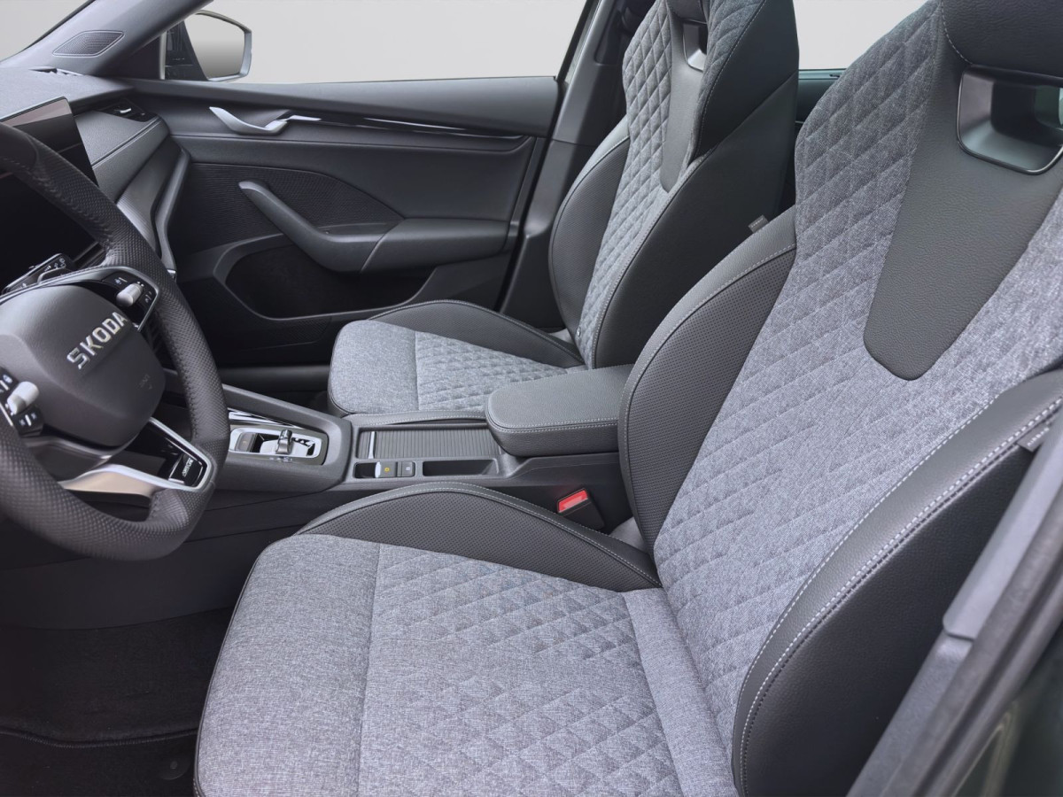 Thumb 8: Škoda OCTAVIA COMBI SPORTLINE AHK PANO NAV+ ASSISTENZ+ LICHT&SICHT+