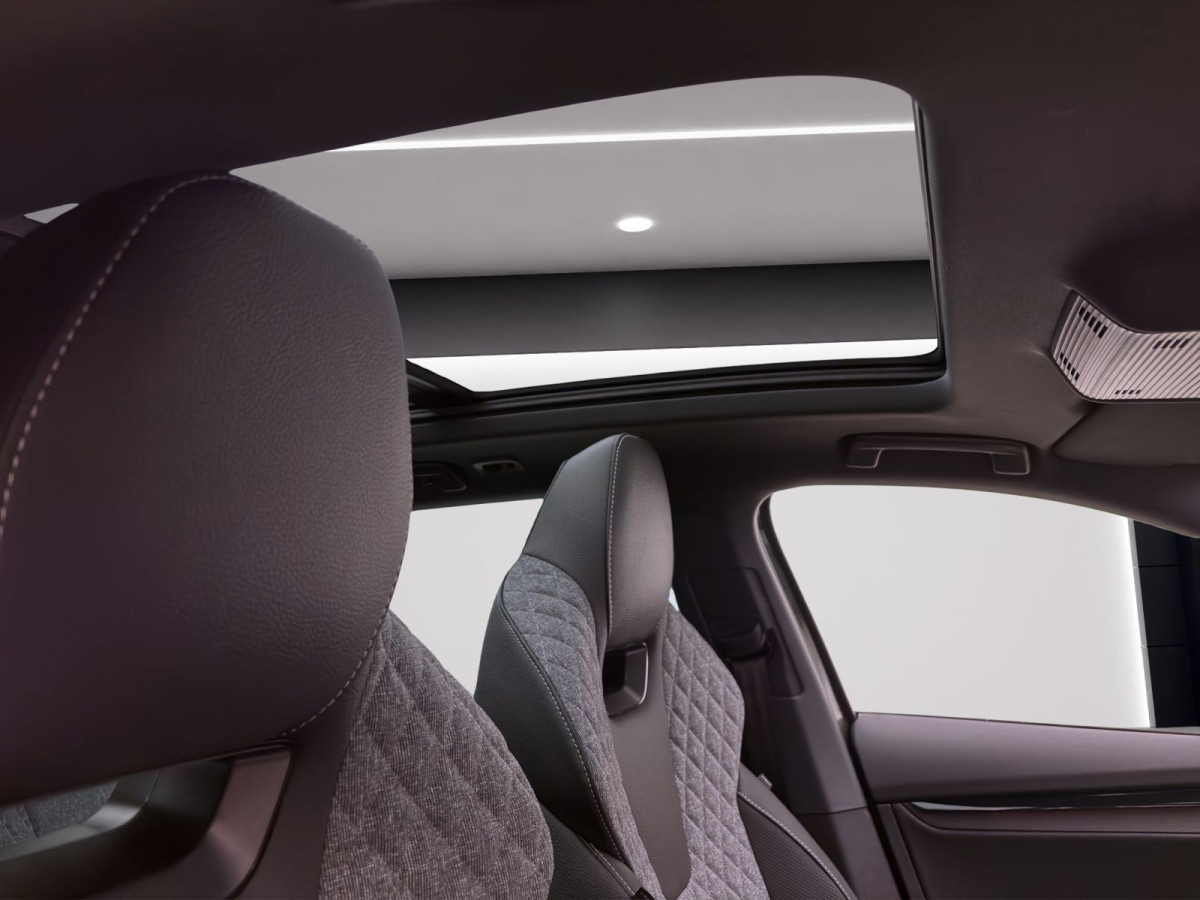 Thumb 16: Škoda OCTAVIA COMBI SPORTLINE AHK PANO NAV+ ASSISTENZ+ LICHT&SICHT+