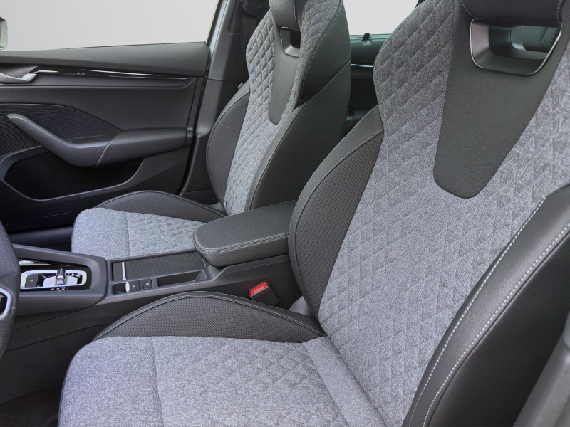 Bild 8: Škoda OCTAVIA COMBI SPORTLINE AHK PANO STANDH HEAD-UP 360° LICHT&SICHT+