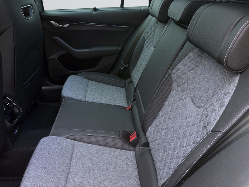 Bild 14: Škoda OCTAVIA COMBI SPORTLINE AHK PANO STANDH HEAD-UP 360° LICHT&SICHT+