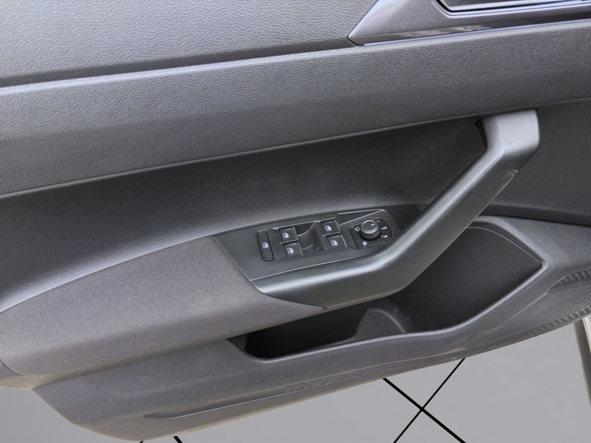 Thumb 9: Volkswagen Polo GTI PDC IQ.LIGHT SITZHZG KLIMA