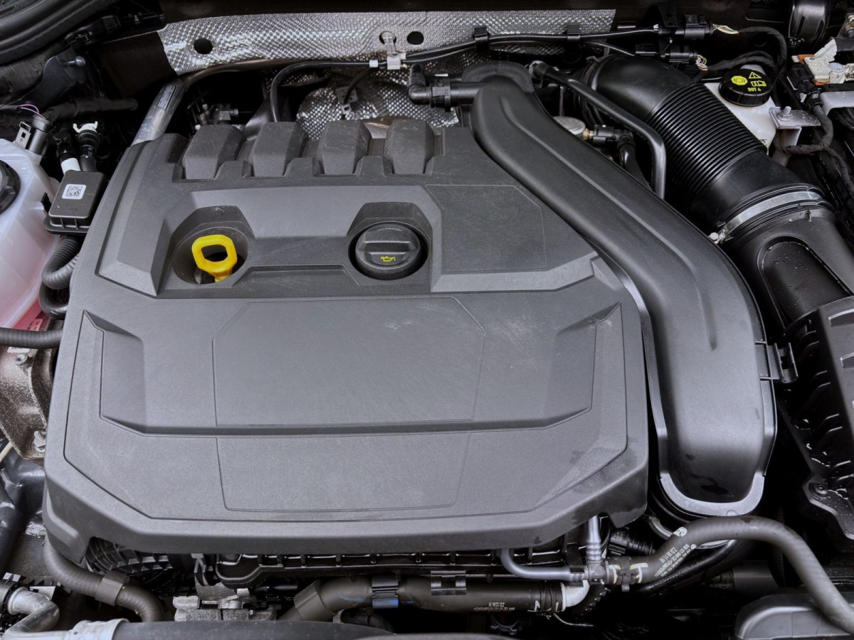 Thumb 16: Volkswagen Golf 1.5 TSI ACTIVE STDHZG NAVI KAMERA PDC
