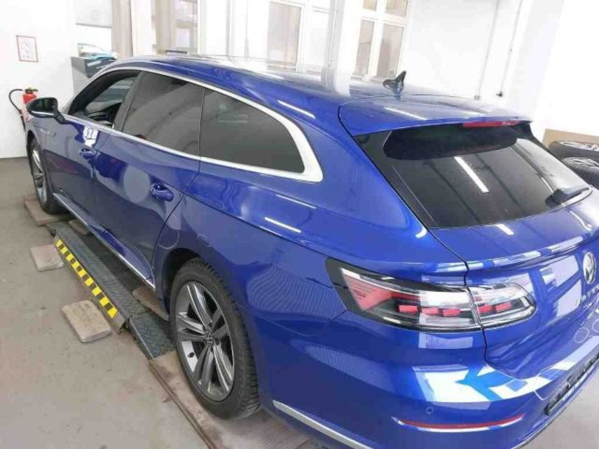 Thumb 1: Volkswagen Arteon Shooting Brake 2.0 TSI DSG R-LINE PANO STDHZG NAVI AHK