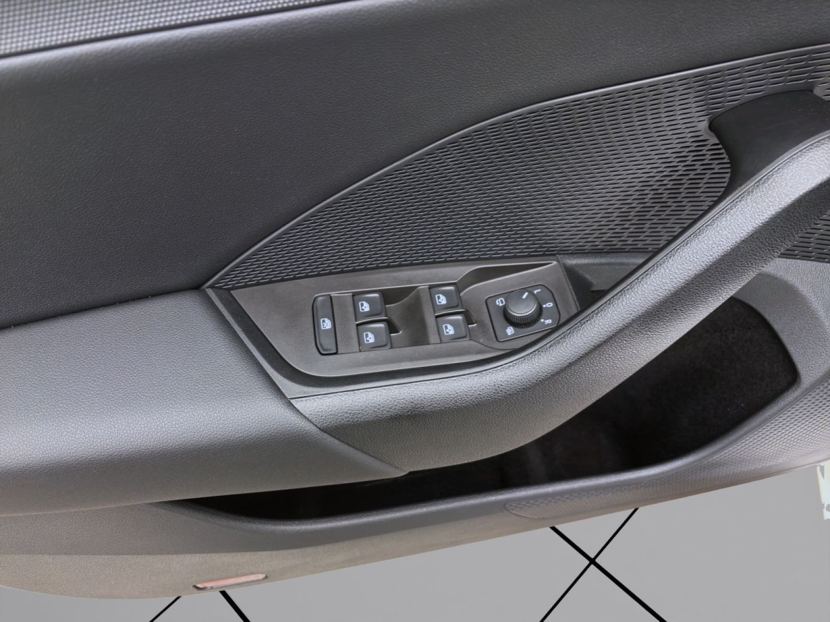 Thumb 9: Škoda Octavia Combi 2.0 TDI DSG STYLE NAVI SITZHZG PDC LED