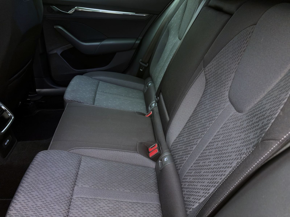 Thumb 14: Škoda Octavia Combi 2.0 TDI DSG STYLE NAVI SITZHZG PDC LED