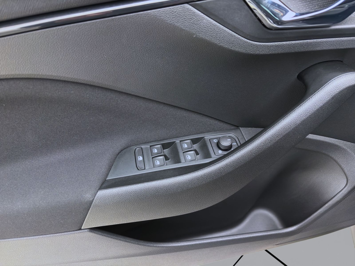 Thumb 9: Škoda Kamiq 1.0 TSI DSG SELECTION KAMERA SITZHZG PDC LED