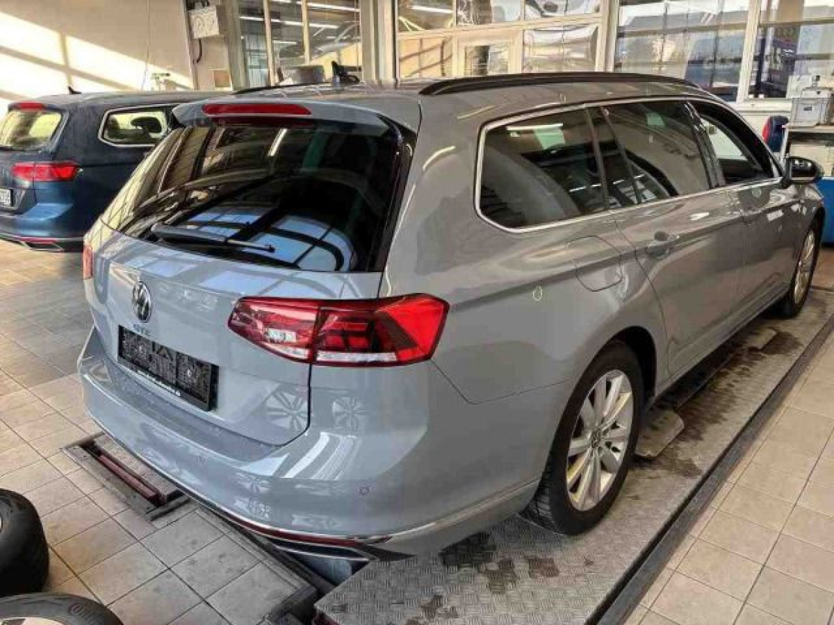 Thumb 1: Volkswagen Passat Variant 1.4 TSI eHybrid DSG GTE STDHZG AHK NAVI KAMERA