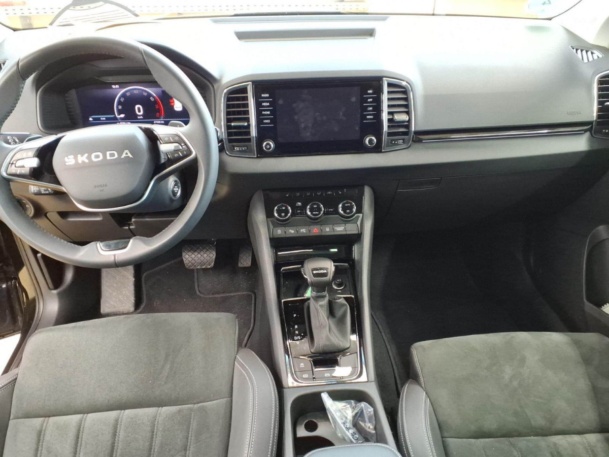 Thumb 2: Škoda Karoq 1.5 TSI DSG TOUR PANO AHK NAVI MATRIX