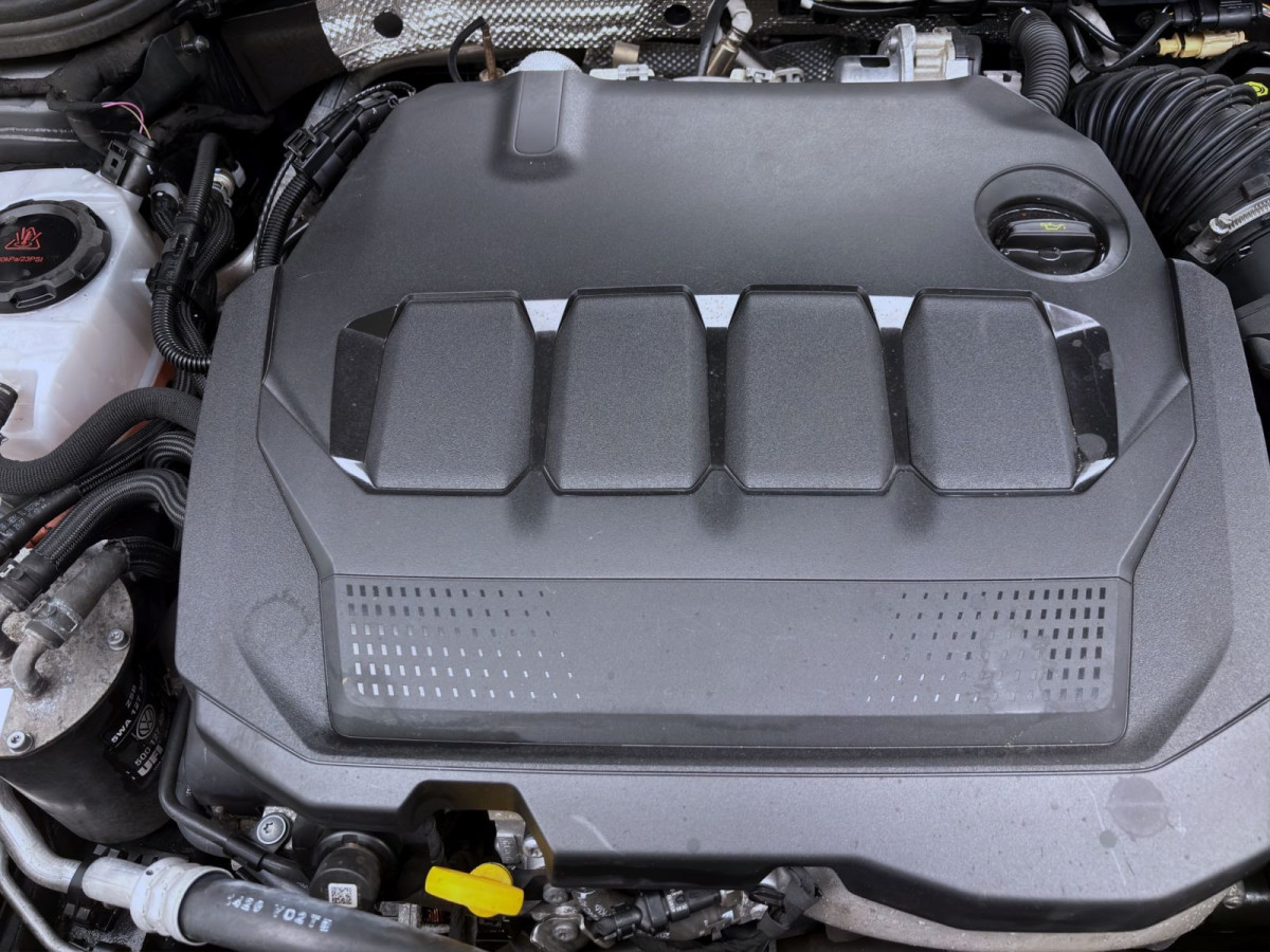 Thumb 17: Volkswagen Golf 2.0 TDI LIFE NAVI PDC SITZHZG KLIMA LED