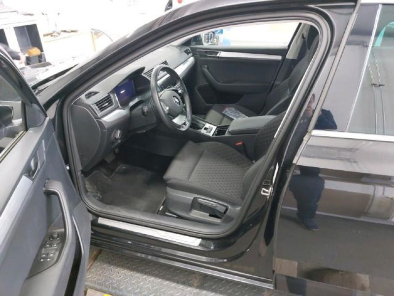 Bild 3: Škoda Superb Combi iV 1.4 eTSI AMBITION STDHZG NAVI KLIMA SHZG