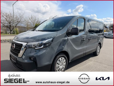Automodell: NV300 in der Farbe grau