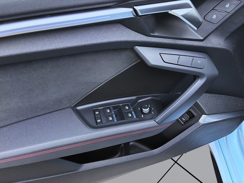 Bild 9: Audi RS 3 Limousine Q PANO MATRIX NAVI KAMERA HuD