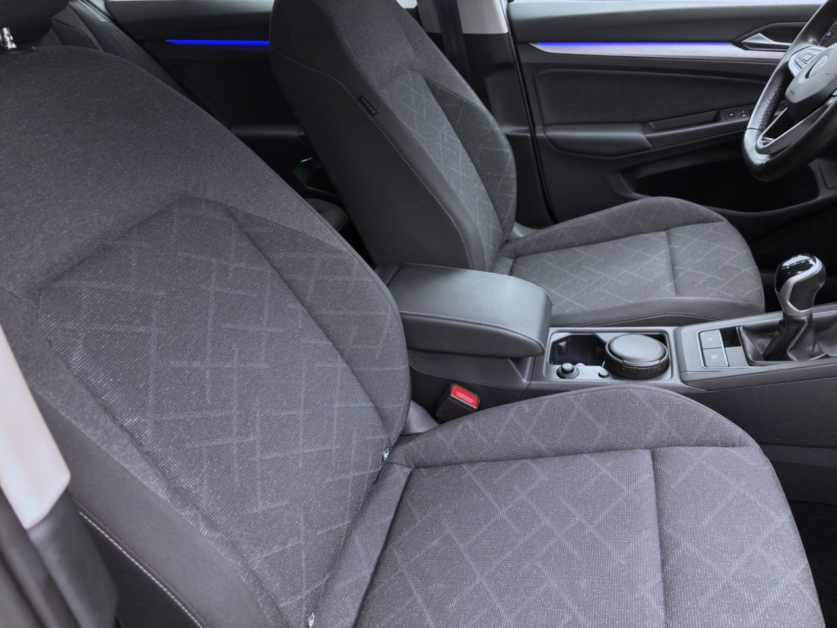 Thumb 15: Volkswagen Golf 1.5 TSI LIFE NAVI KAMERA SITZHZG PDC