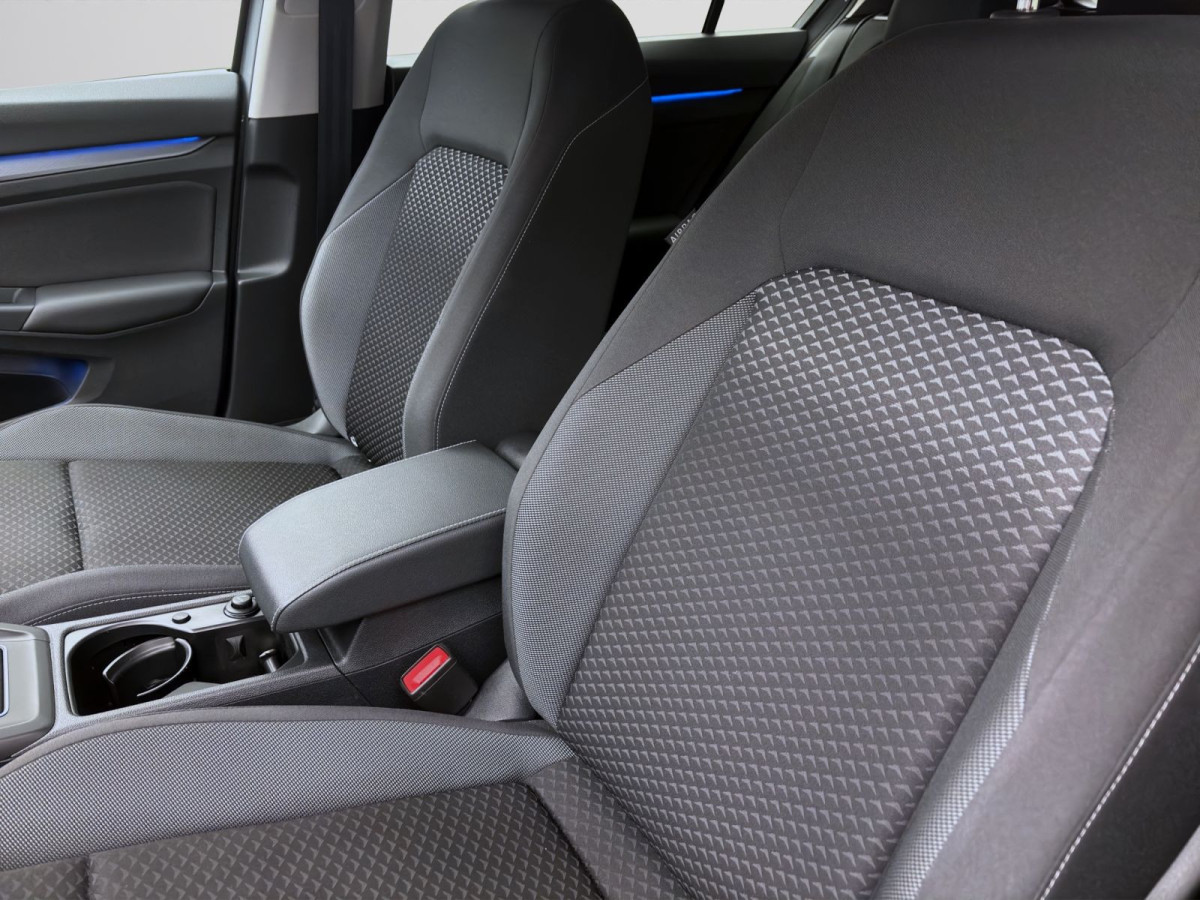 Thumb 8: Volkswagen Golf 1.5 TSI ACTIVE STDHZG NAVI PDC SITZHZG