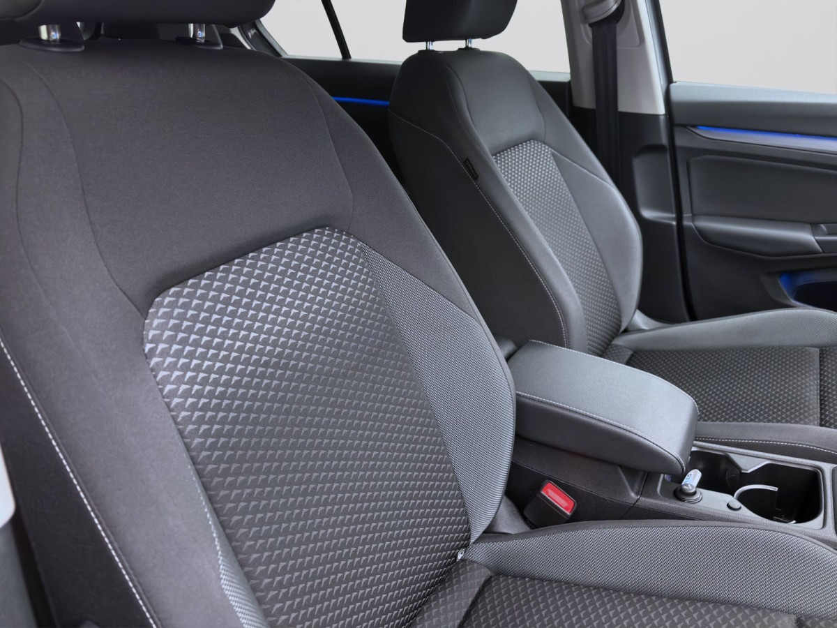 Thumb 15: Volkswagen Golf 1.5 TSI ACTIVE STDHZG NAVI PDC SITZHZG