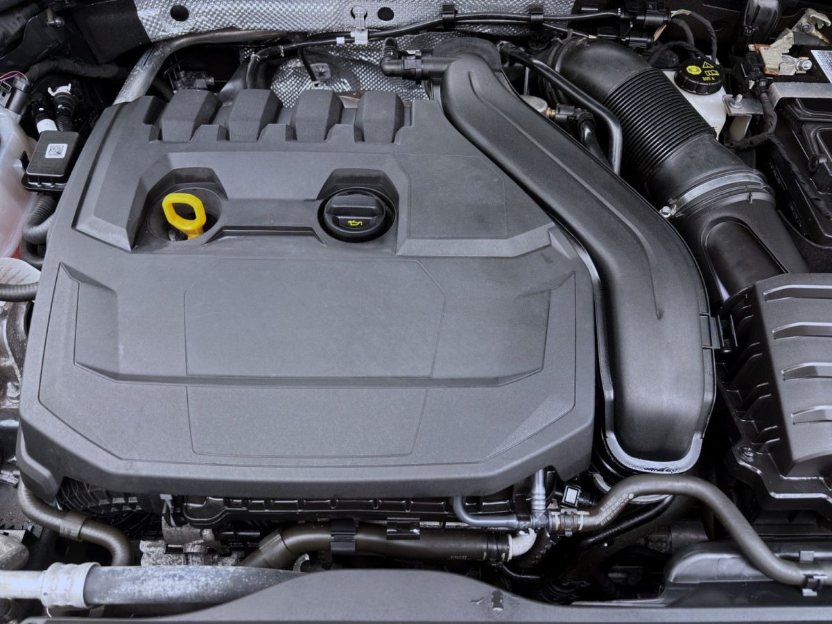 Thumb 18: Volkswagen Golf 1.5 TSI ACTIVE STDHZG NAVI PDC IQ.LIGHT