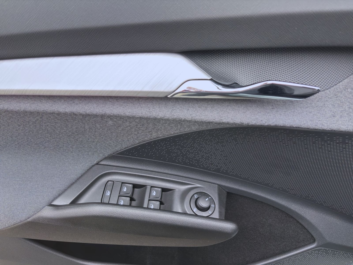 Thumb 9: Škoda Enyaq 50 iV LOFT NAVI KAMERA PDC LED