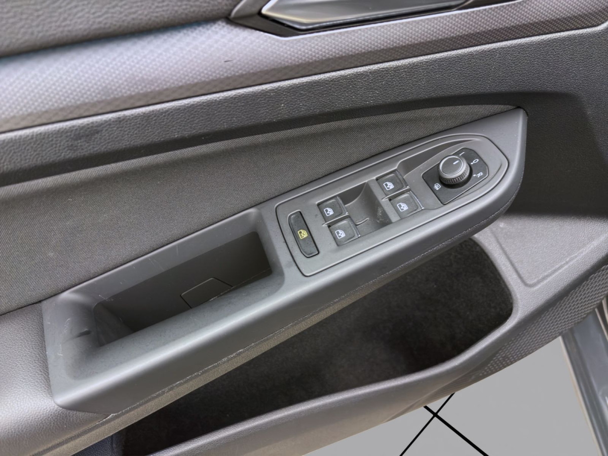 Thumb 9: Volkswagen Golf 1.5 TSI ACTIVE STDHZG NAVI KLIMA SHZG