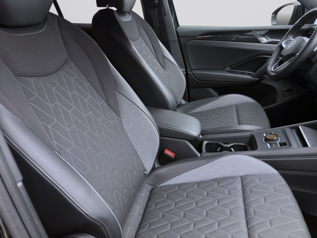 Thumb 15: Volkswagen Tiguan 1.5 eTSI DSG GOAL AHK NAVI KAMERA IQ.LIGHT