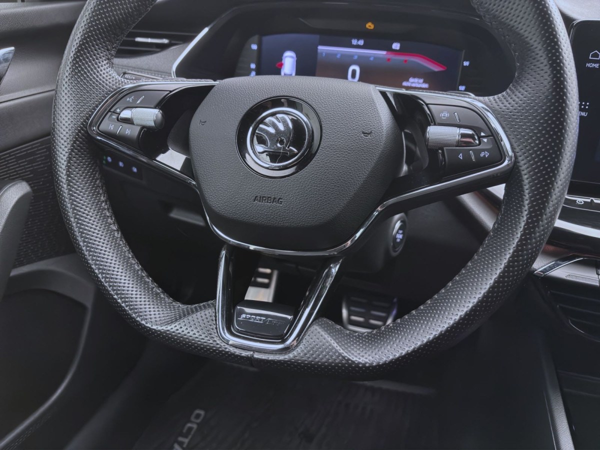 Thumb 11: Škoda Octavia Combi 2.0 TDI DSG SPORTLINE MATRIX SITZHZG KAMERA