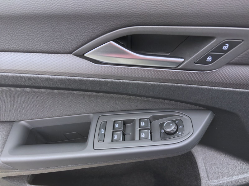 Bild 9: Volkswagen Golf 1.5 TSI ACTIVE NAVI STDHZG ACC LED HUD