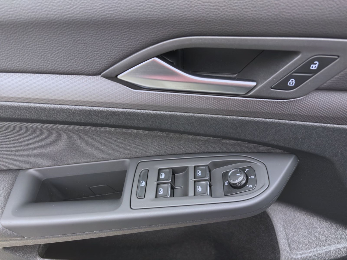 Thumb 9: Volkswagen Golf 1.5 TSI ACTIVE NAVI STDHZG ACC LED HUD