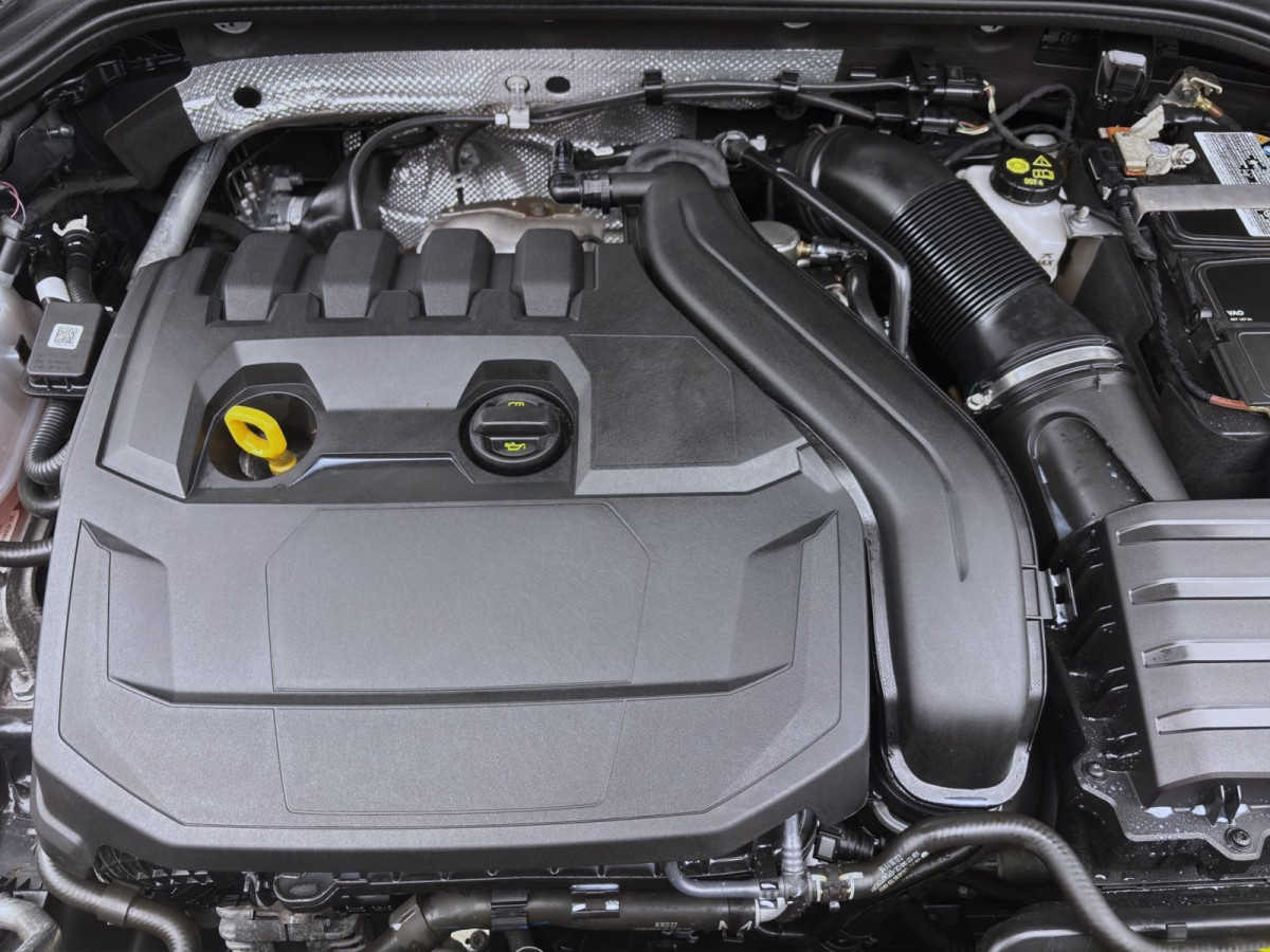 Thumb 16: Volkswagen Golf 1.5 TSI ACTIVE NAVI STDHZG ACC LED HUD