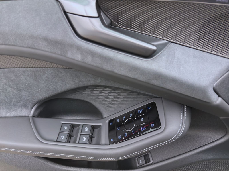 Bild 9: Audi A6 Avant TDI Q S LINE AHK LM21 PANO HUD B&O WR20