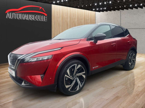 Automodell: Qashqai in der Farbe rot