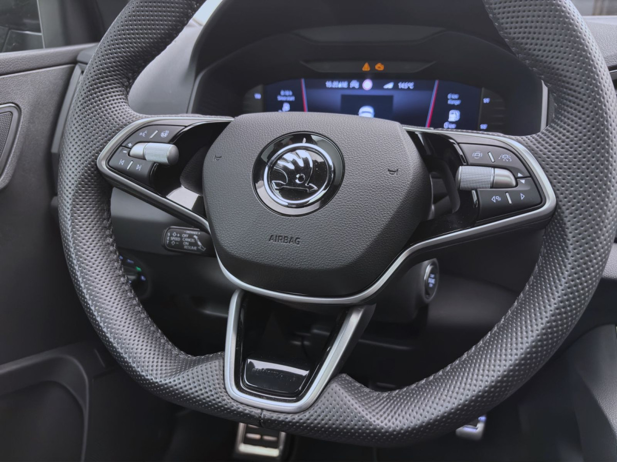 Thumb 11: Škoda Karoq 1.5 TSI DSG SPORTLINE PANO NAVI MATRIX KAMERA