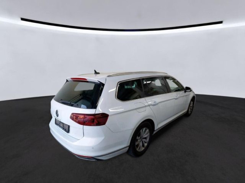 Bild 1: Volkswagen Passat Variant 2.0 TDI DSG ELEGANCE STDHZG PANO AHK NAVI