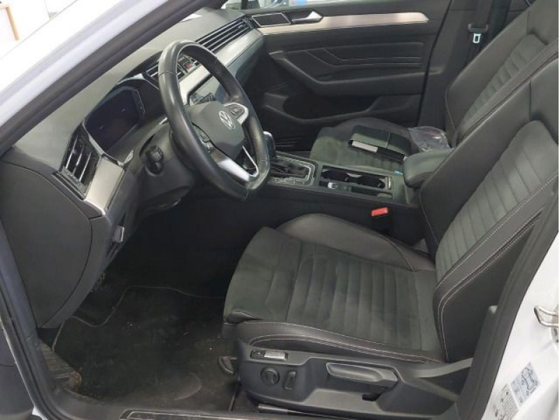 Bild 2: Volkswagen Passat Variant 2.0 TDI DSG ELEGANCE STDHZG PANO AHK NAVI