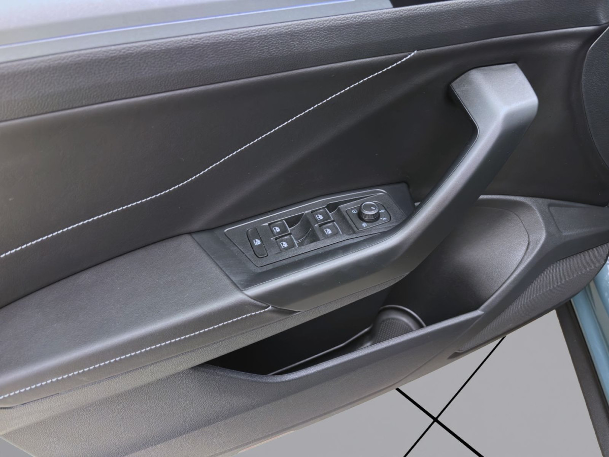 Thumb 9: Volkswagen T-Roc 2.0 TDI DSG GOAL AHK KAMERA NAVI PDC