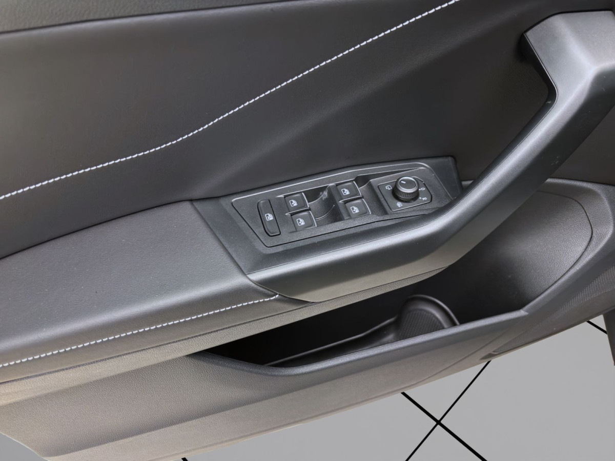 Thumb 9: Volkswagen T-Roc 2.0 TDI DSG GOAL AHK KAMERA NAVI PDC