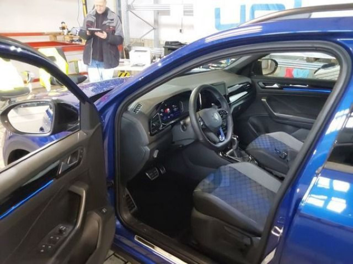 Thumb 2: Volkswagen T-Roc 4M R NAVI KAMERA PDC SITZHZG DCC
