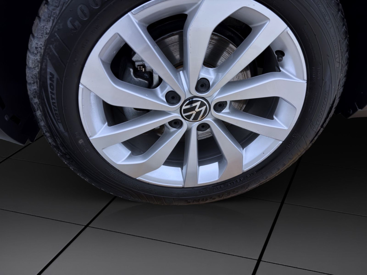 Thumb 7: Volkswagen T-Roc 1.5 TSI DSG LIFE STDHZG NAVI KAMERA PDC