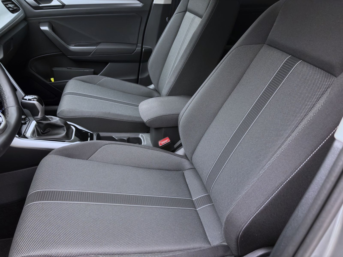 Thumb 8: Volkswagen T-Roc 1.5 TSI DSG LIFE STDHZG NAVI KAMERA PDC