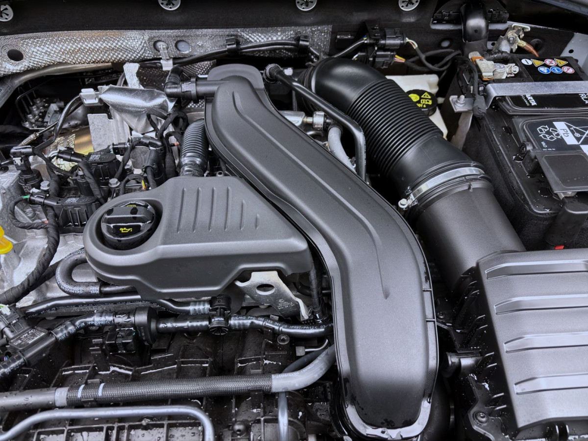 Thumb 17: Volkswagen T-Roc 1.5 TSI DSG LIFE STDHZG NAVI KAMERA PDC