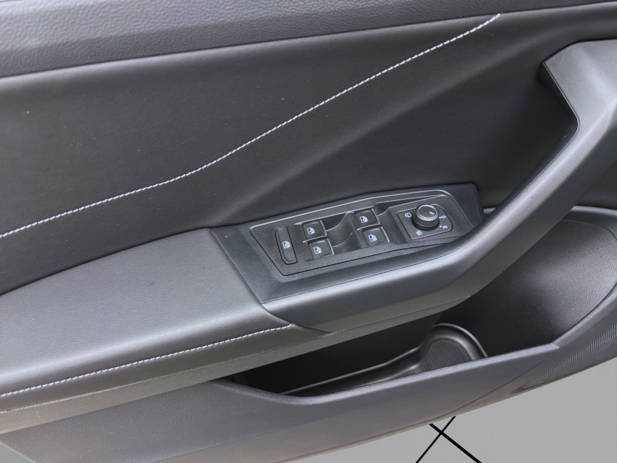 Thumb 9: Volkswagen T-Roc 2.0 TDI DSG GOAL AHK KAMERA NAVI PDC