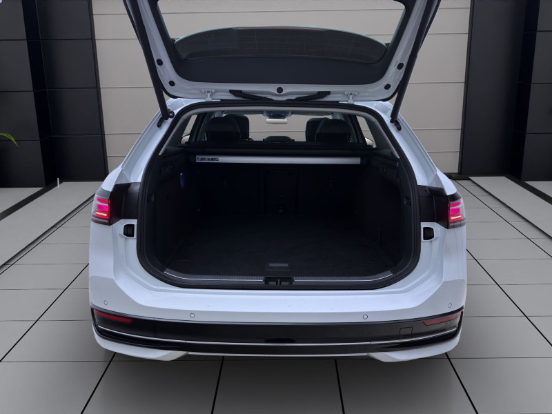 Bild 3: Volkswagen Passat Variant 2.0 TDI DSG ELEGANCE PANO AHK NAVI IQ.LIGHT