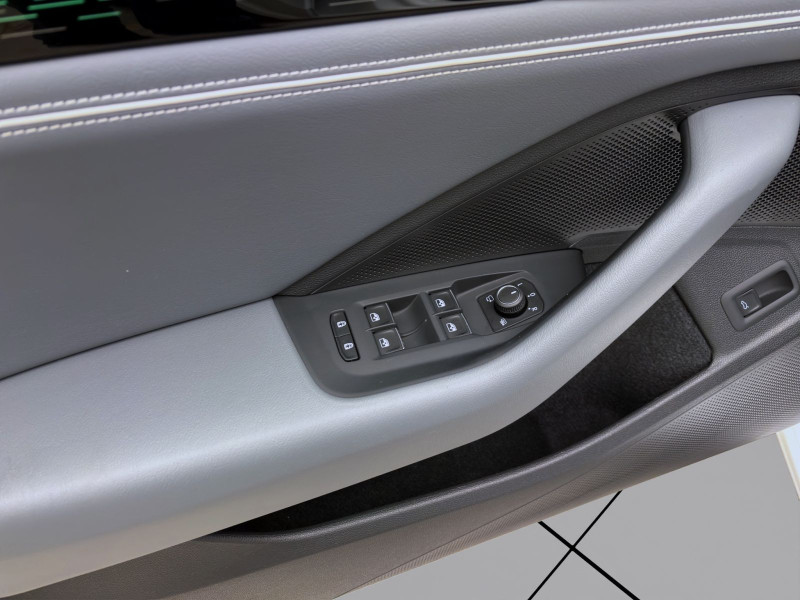 Bild 9: Volkswagen Passat Variant 2.0 TDI DSG ELEGANCE PANO AHK NAVI IQ.LIGHT